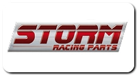 Logotipo de «STORM Racing Parts» con aspecto metálico y letras rojas y plateadas.