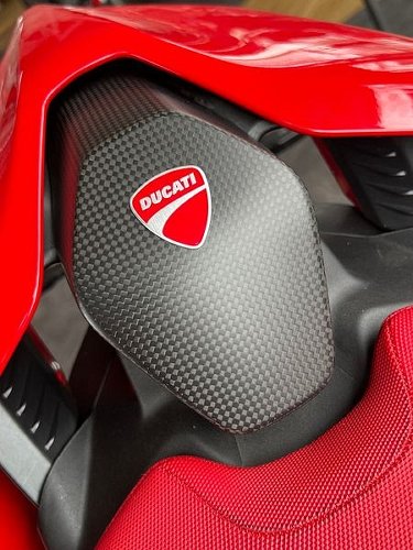 Carbonworld Emblem + Schablone geeignet für Ducati