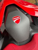 Carbonworld Emblem + Schablone geeignet für Ducati