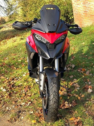 Paravento Carbonworld, carbonio adatto per Ducati