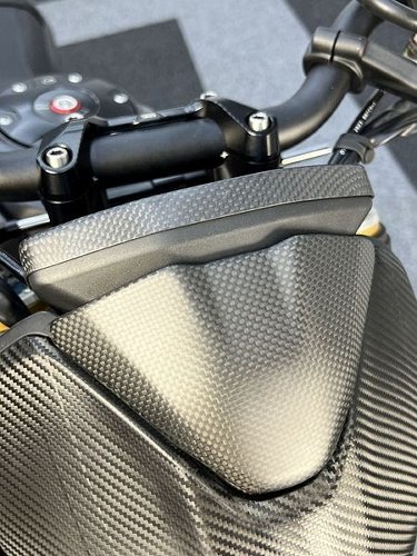 Cubrecockpit Carbonworld, carbono apto para Ducati
