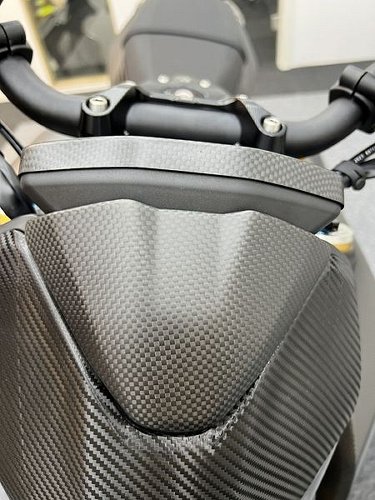 Cubrecockpit Carbonworld, carbono apto para Ducati