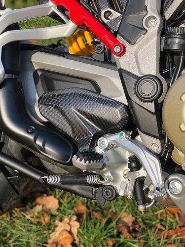 Protector de talón Carbonworld, carbono adecuado para Ducati