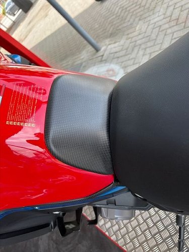 Tappo serbatoio Carbonworld, carbonio adatto per Ducati