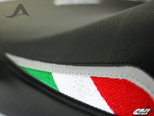 Luimoto Seat cover `Team Italia` black-red - Ducati 696