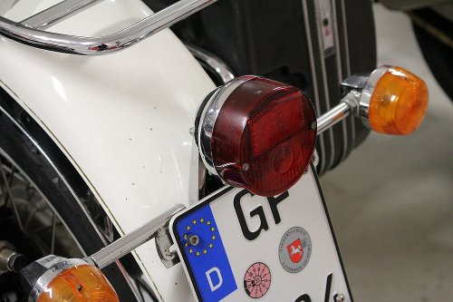 Moto Guzzi Rücklicht chrom mit Halter - V7 700, Sport,