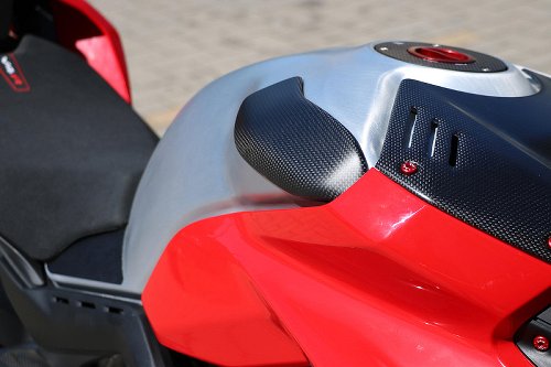 CNC Racing Fuel tank slider, Carbon/Kevlar matt - Ducati