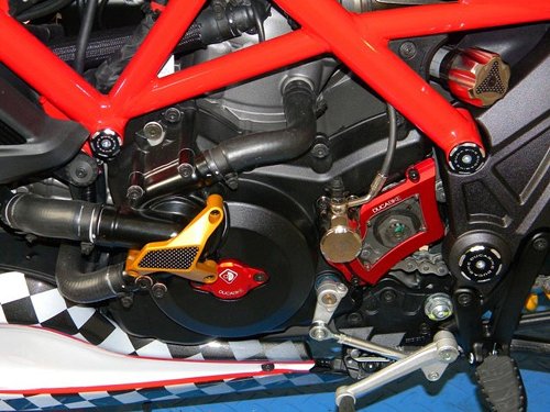 Ducabike Protección bomba de agua Ducati rojo Diavel