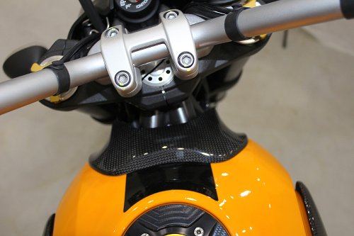 CarbonAttack Tankabdeckung glänzend - Ducati 800 Scrambler