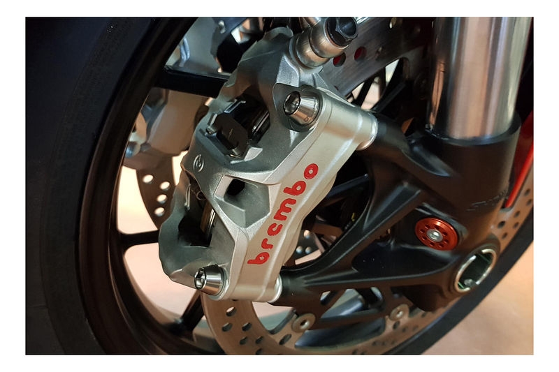 Bremssattel Schrauben Satz aus Titan für Ducati Panigale V2  Carbonteile  und Carbon Zubehör für Ducati Aprillia Suzuki KTM und MV Agusta Sp