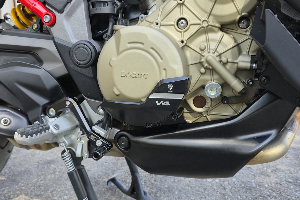 CNC Racing clutch cover guard, black-silver for Ducati Spare Parts