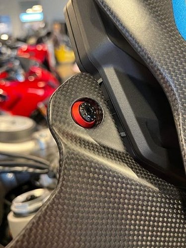 Carbonworld screw set, wind deflector, red-black suitable