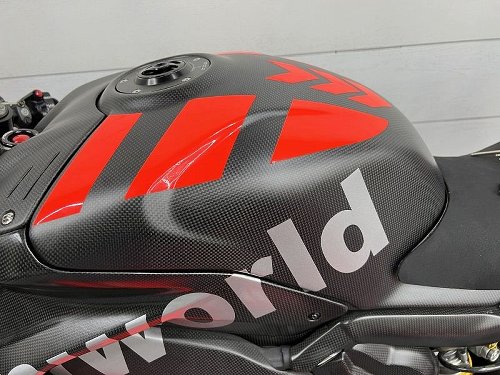Carbonworld capot de réservoir Ducati Panigale V4 2022-