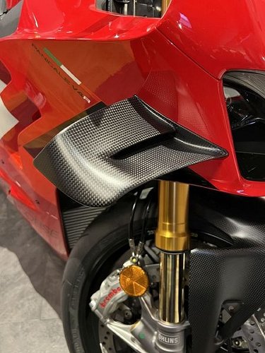 Carbonworld Winglets Carbon suitable for Ducati Panigale V4