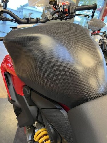 Carbonworld tank cover, carbon suitable for Ducati