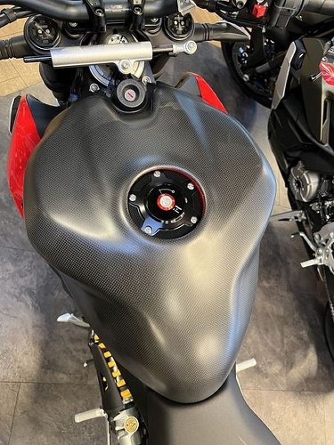 Carbonworld tank cover, carbon suitable for Ducati