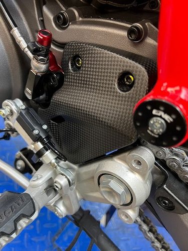 Cache pignon Carbonworld, carbone pour Ducati Hypermotard