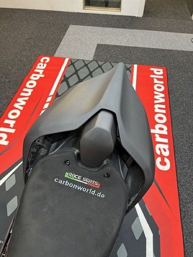 Kit coprisella Carbonworld, carbonio adatto per Ducati