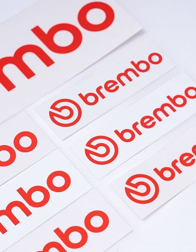 Adhesivo Brembo 12x3 cm, fondo blanco